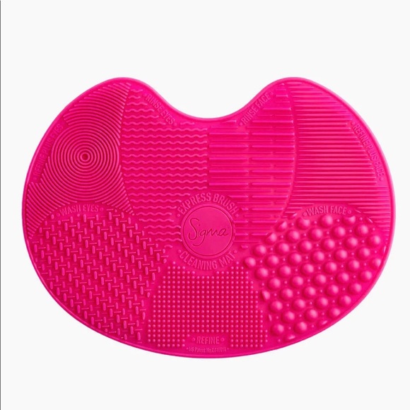 Sigma Beauty Other - Brush Cleaning Mat!❤️